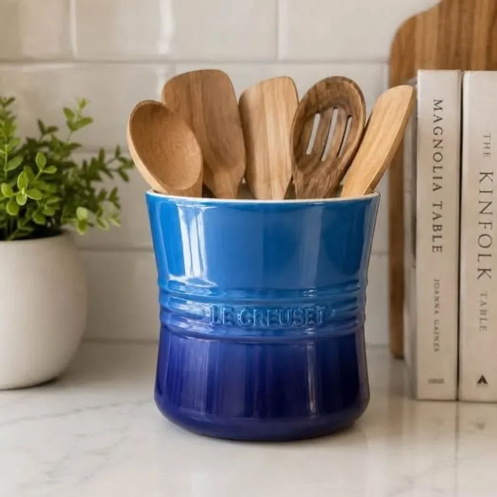 Le Creuset Azure Blue Stoneware Utensil Crock 2.3L / 2⅜ Qt – Second Choice